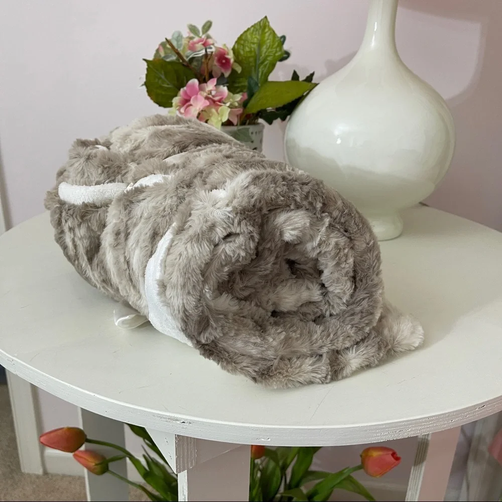 Ulta plush throw